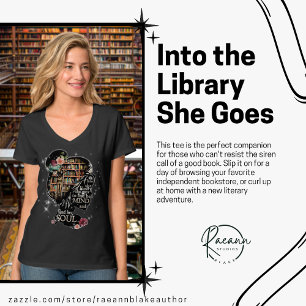 Camiseta de cuello en V "Into the Library She Goes