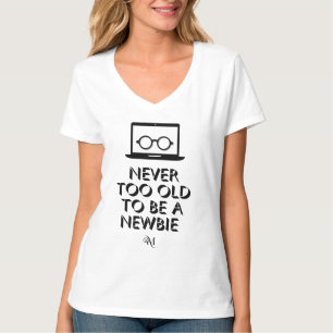Camiseta de cuello V: Nunca a viejo (blanco)