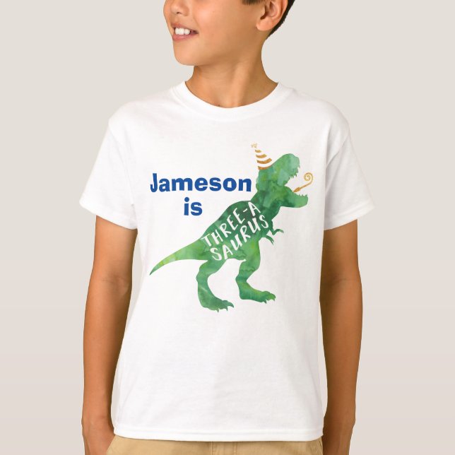 Camiseta de cumpleaños de dinosaurio tres a saurus (Anverso)