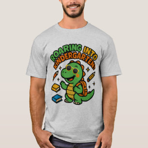 Camiseta de dinosaurio rugiendo en el jardín de in