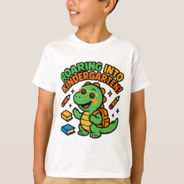 Camiseta de dinosaurio rugiendo en jardín de infan