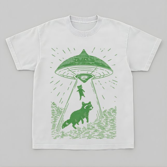 Camiseta de diseño de mapache OVNI del bosque cósm (Subido por el creador)