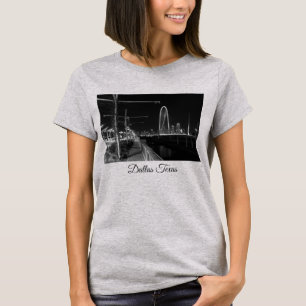 Camiseta de escala de grises en la noche de Dallas