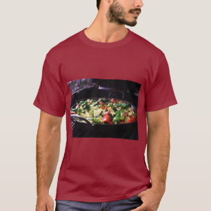 Camiseta de estampado de sartén de verduras crujie