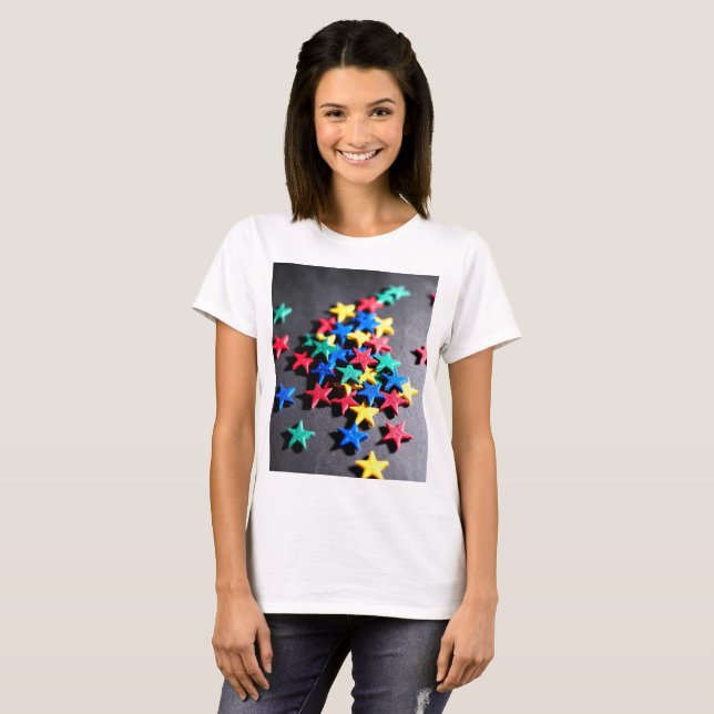 Camiseta de Estrellas Coloridas (Anverso completo)