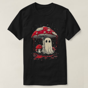 Camiseta de fantasmas debajo de la cabaña de hongo