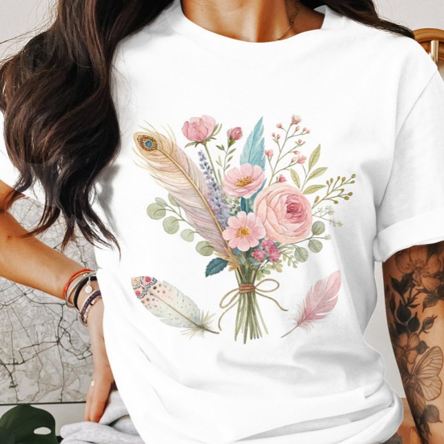 Camiseta de flores y plumas rosas (Subido por el creador)