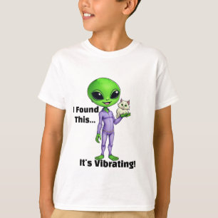 Camiseta de gato alienígena vibrante - Encontré es