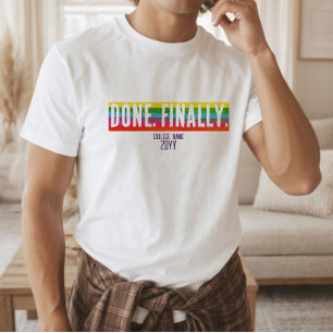Camiseta de graduación con raya de arcoíris minima