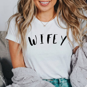 Camiseta de guion moderno de esposa blanca