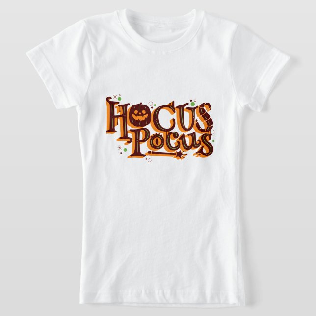 Camiseta de Halloween Hocus Pocus (“A little Hocus Pocus goes a long way 🎃✨)