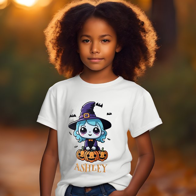Camiseta de Halloween para niños de Brujita (🎃 Trick or Treat Cutie: Little Witch Halloween Tee Shirt! 👻)
