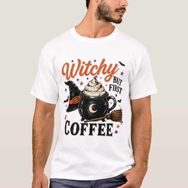 Camiseta de Halloween Witchy But First Coffee (Anverso)