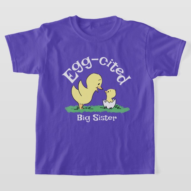 Camiseta de hermana mayor emocionada con hermano o (Distribución)