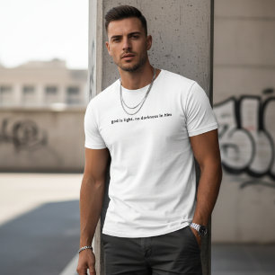 Camiseta de hombre Dios es Luz. No hay oscuridad e
