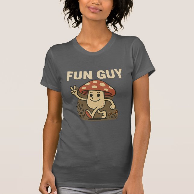 Camiseta de hongo “Fun Guy” – Cute Cartoon Pun Tee (Anverso)