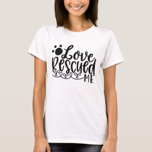 Camiseta de Huella de Pezuña 'El Amor Me Rescató'