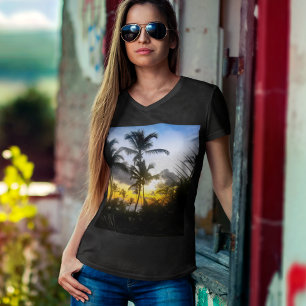 Camiseta de impresión tropical al atardecer