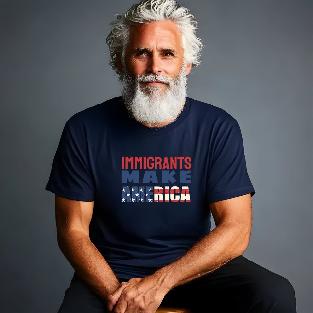 Camiseta de la bandera de la protesta contra Trump (This T-shirt makes a statement against the immigration policies of Trump. Immigrants make America.)