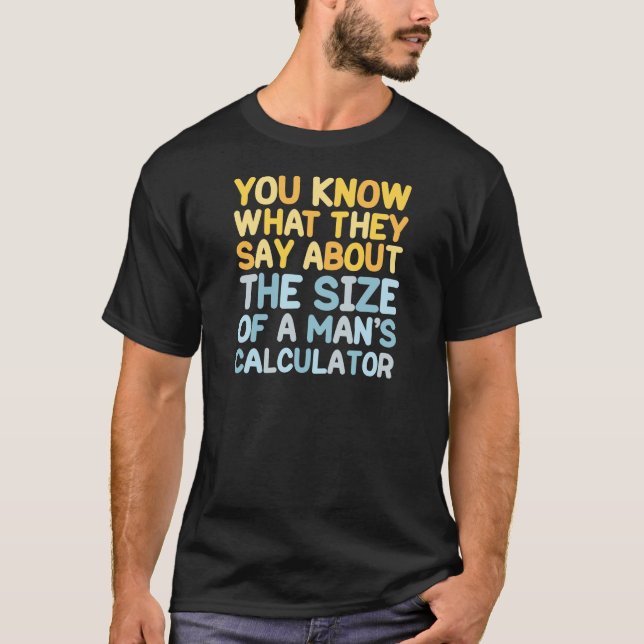 Camiseta de la calculadora de un hombre (Anverso)