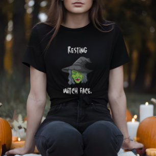 Camiseta de la cita de Halloween para la bruja en 