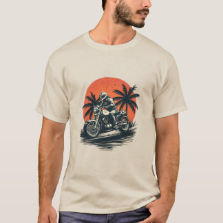 Camiseta de la motocicleta de los hombres al atard