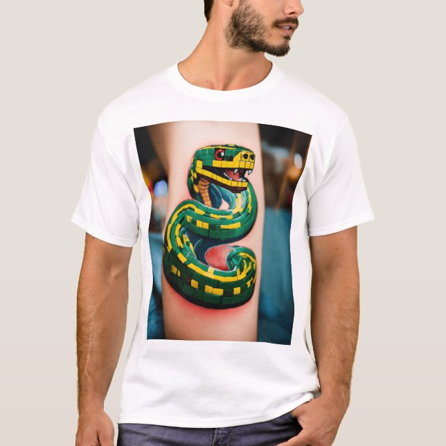 Camiseta de la serpiente del tatuaje (Anverso)