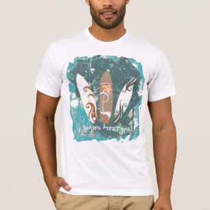 camiseta de las personas que practica surf de la