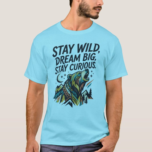 Camiseta de lobo StayWild Dream Big – Explora lo v (Anverso)