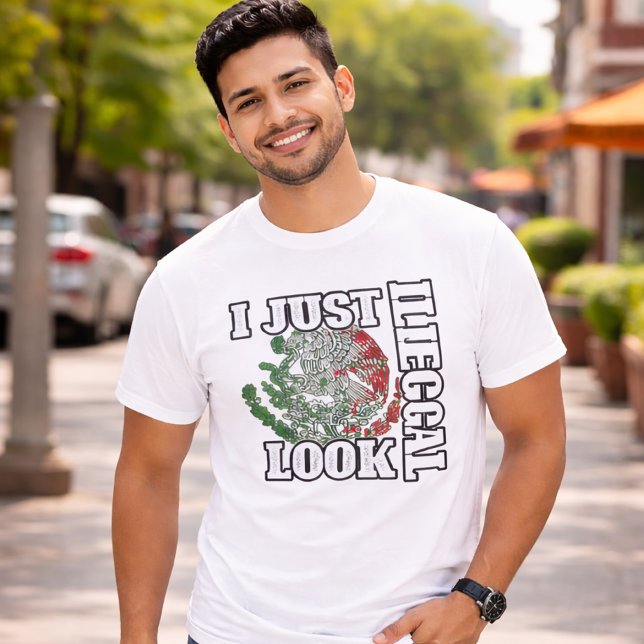 Camiseta de México Parezco Ilegal (I just look illegal Mexico T-shirt)