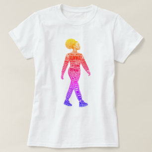 Camiseta de modelo de moda de pasarela
