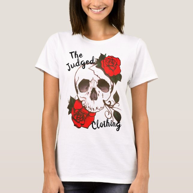 camiseta de mujer juzgada con una calavera de colo (Anverso)