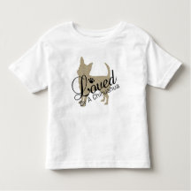Camiseta de niño pequeño amado por un chihuahua
