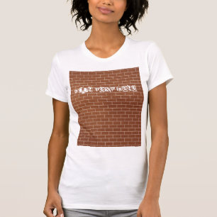 Camiseta de pared de ladrillo con texto Personaliz