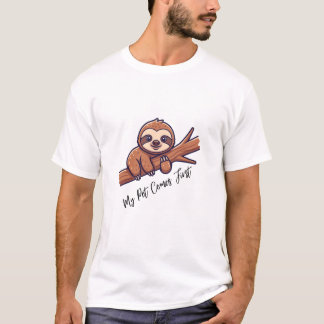 Camiseta de perezoso lindo colgado de un árbol