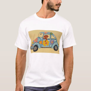 Camiseta de perro salchicha en coche hippie