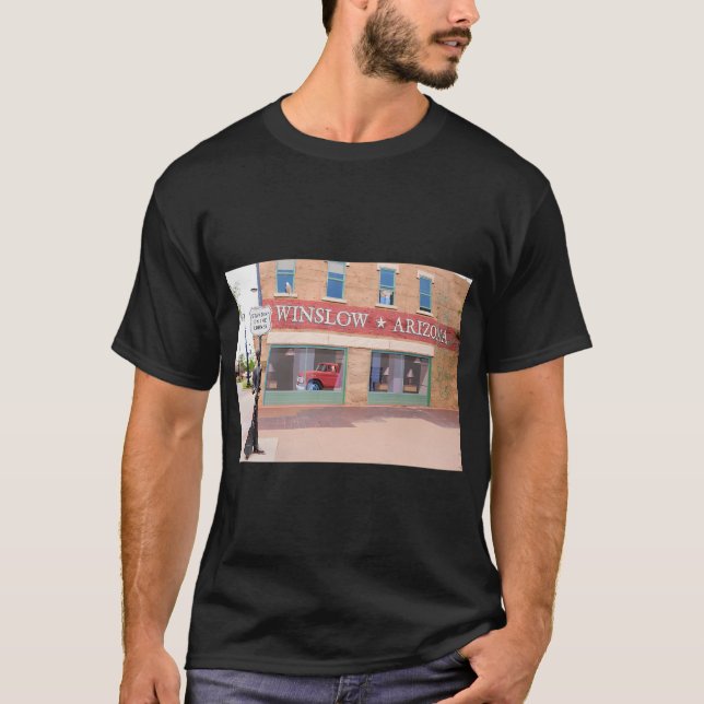 Camiseta De pie en la esquina (Anverso)