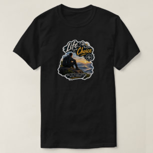 Camiseta de puesta de sol de aventura en la montañ