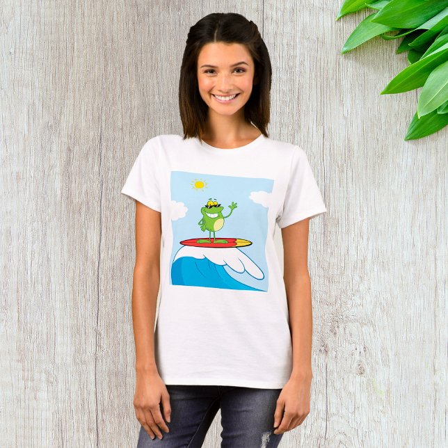Camiseta de rana surfeando en una ola (Subido por el creador)