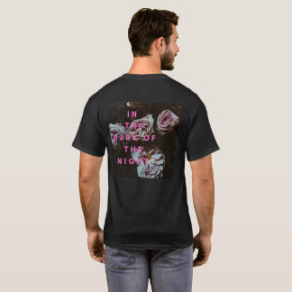 Camiseta de Rosas en la Oscuridad de la Noche