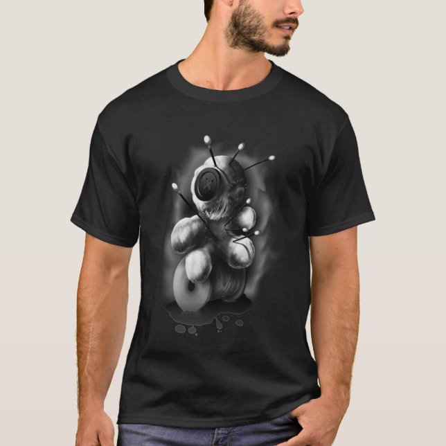 Camiseta de TattooDev de la muñeca del vudú (Anverso)