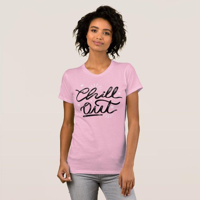 Camiseta de tipografía retro de Chill Out (Anverso completo)