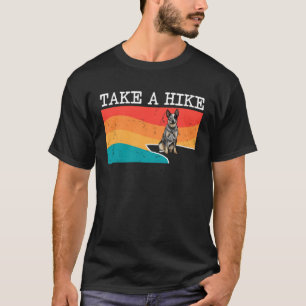 Camiseta Dé Un Paseo Por La Zona De Senderismo De Un Ganado