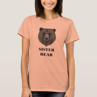 Camiseta de una hermana pequeña de una mujer