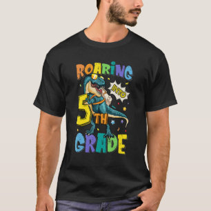 Camiseta De vuelta a la escuela a los dinosaurios de quinto