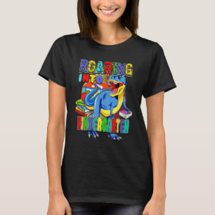Camiseta De Vuelta Al Colegio Dinosaurio Que Se Enfrenta A