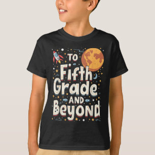 Camiseta De vuelta al quinto grado y más allá divertido pri