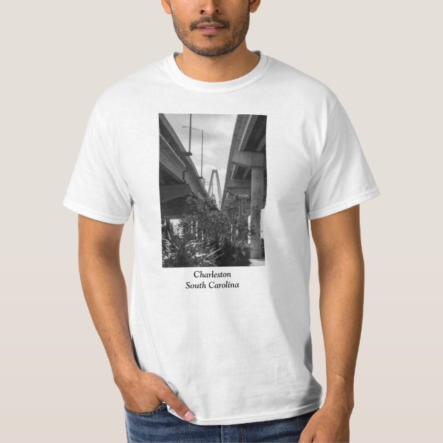Camiseta Debajo de Arthur Ravenel Grayscale (Anverso)