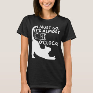 Camiseta Debo irme. Es casi la hora del gato  Dueño de gato