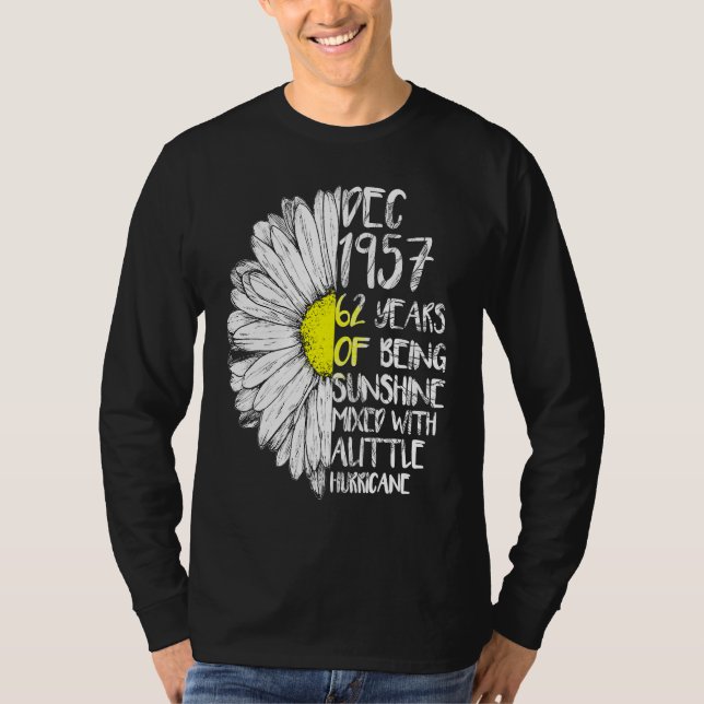 Camiseta DECEMBER Girl Made In 1957 62nd Sunshine Hurricane (Anverso)